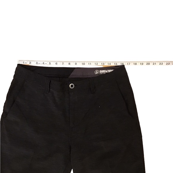 Volcom flat front shorts. Size 32. - Picture 9 of 9